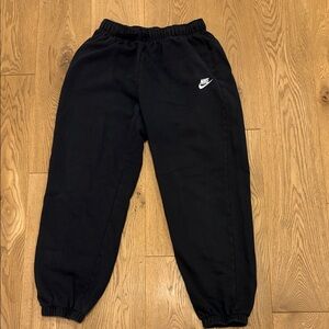 Nike Black oversized fit sweats. Size small